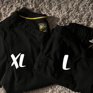 Women’s Wonder wink scrub set